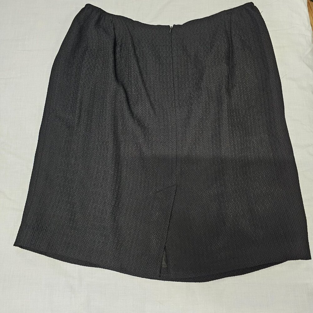 Emanuel Ungaro Lined Skirt Size 22/56 Black Zip Back Front Pleated Acetate